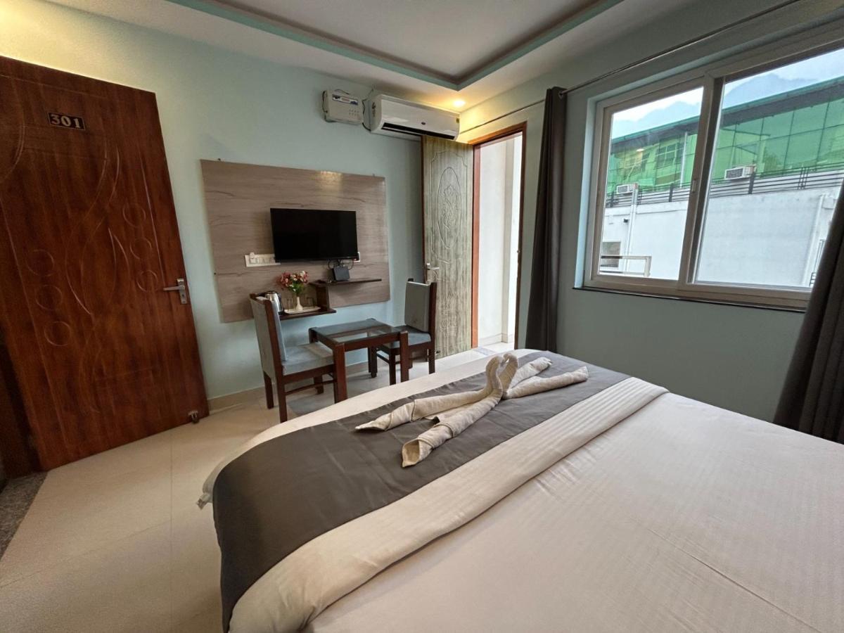 Hotel Kaanha Residency Inn By Shree Krishna Hospitality ริชิเคช ภายนอก รูปภาพ