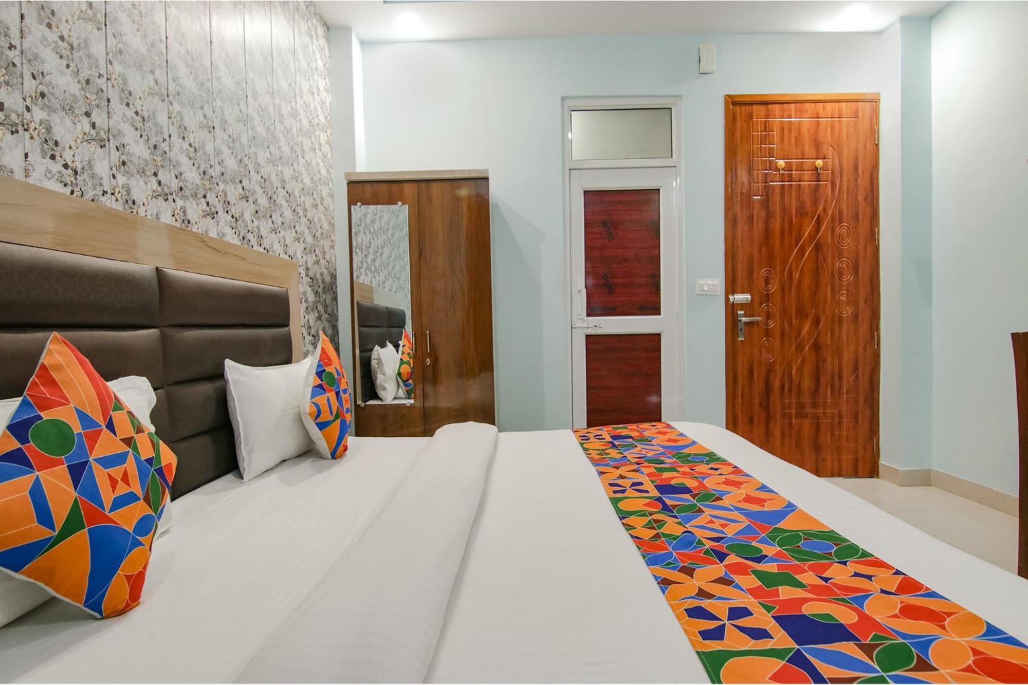 Hotel Kaanha Residency Inn By Shree Krishna Hospitality ริชิเคช ห้อง รูปภาพ
